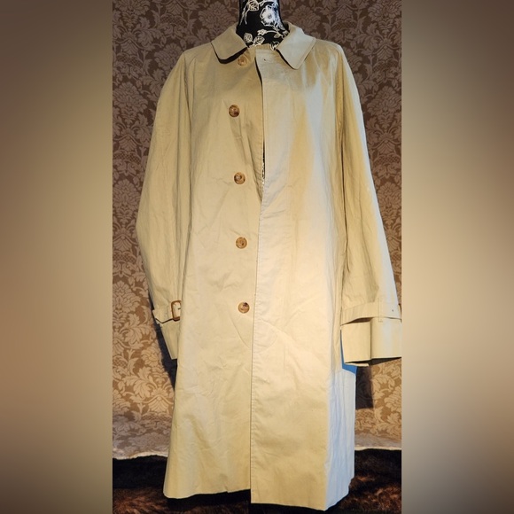 Burberry Raincoat - Picture 1 of 9
